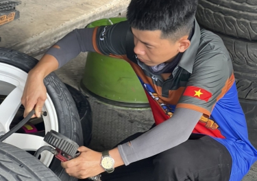 Vá vỏ Bình Dương